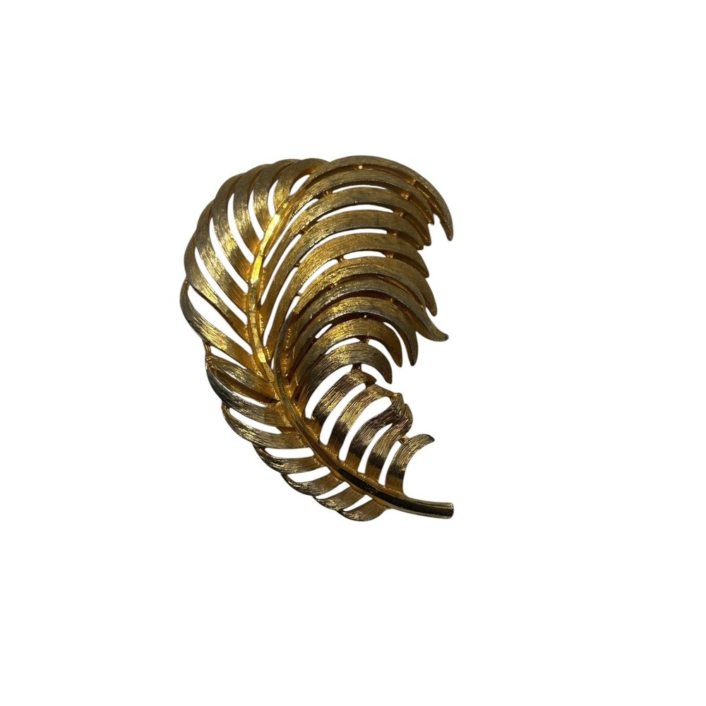 Vintage Signed Capri Gold Tone Textured Elegant Feather‎ Brooch Pin